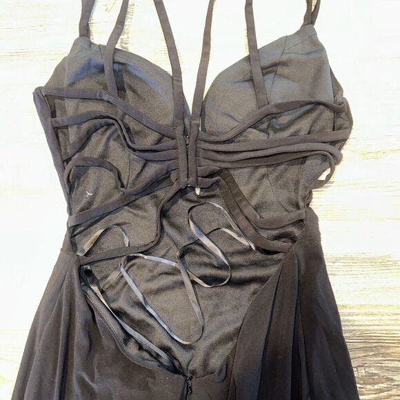 La Femme Black Spaghetti Shoulder Stretch Gown Size 6. NWOT. 14 - Picture 11 of 13